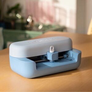 Cricut joy 2 Mini  Machine in Light Blue